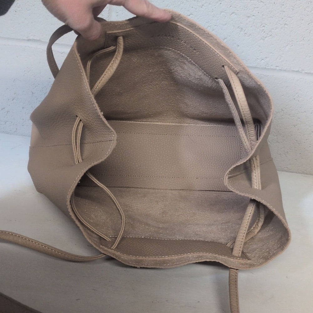 8 Other Reasons Vegan Leather Slouchy Bucket Bag, like new - Picture 3 of 6